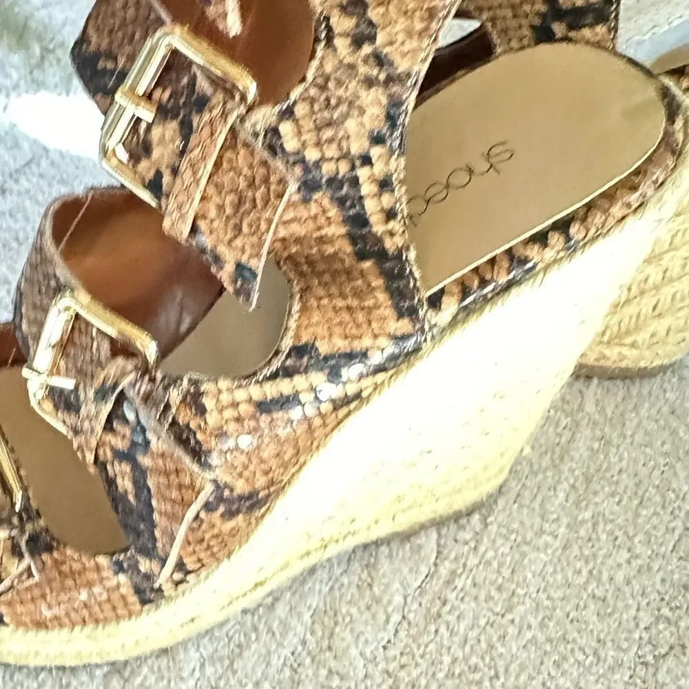 Shoe Dazzle Snakeskin buckle espadrilles wedges sz 7.5 NWOT